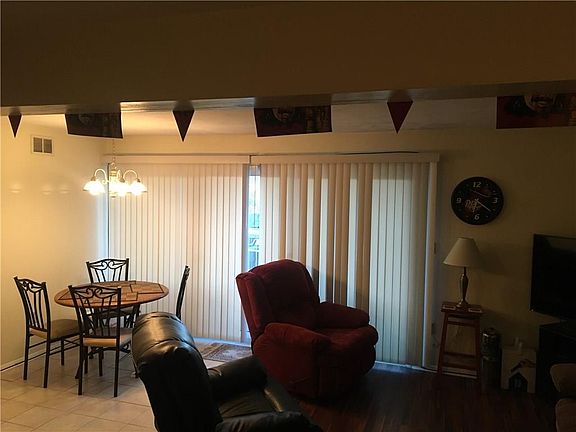 2nd image of 1020 Autumn Woods Ln APT 102