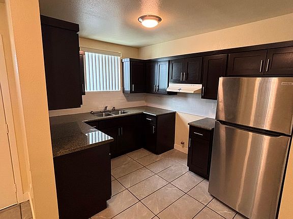 4th image of 3229 W 63rd St