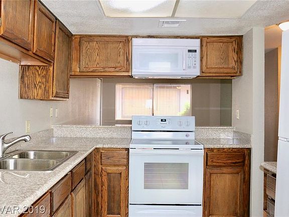 3rd image of 209 N 18th St
