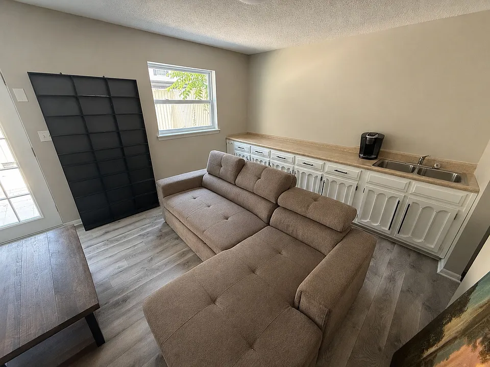 7325 Cardigan Cir