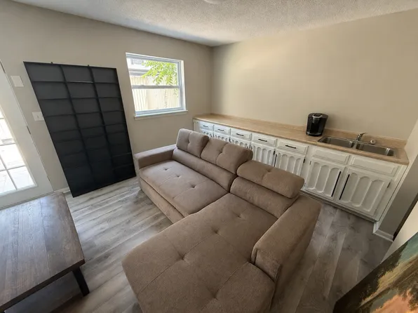 7325 Cardigan Cir, Sandy Springs, GA 30328