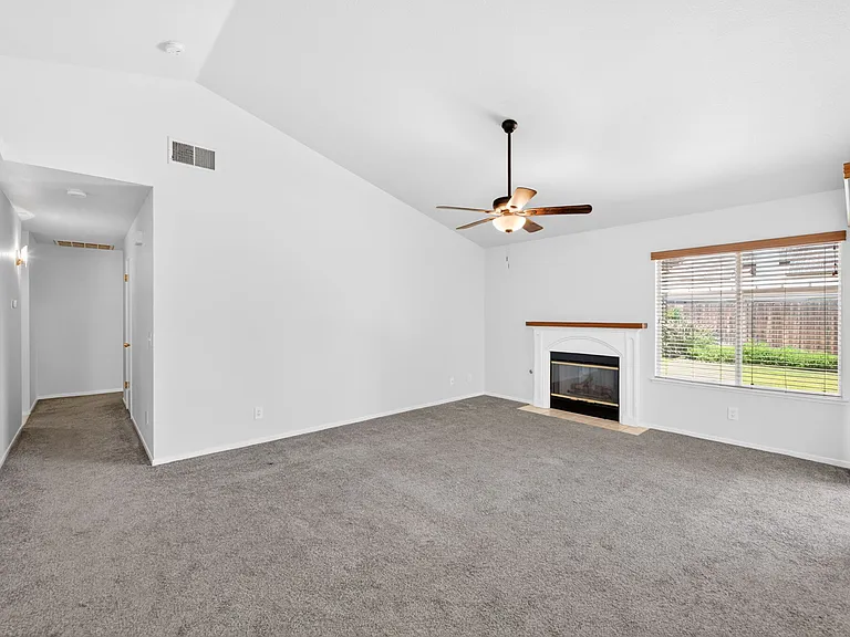 2476 N Berlin Ave — Photo 26