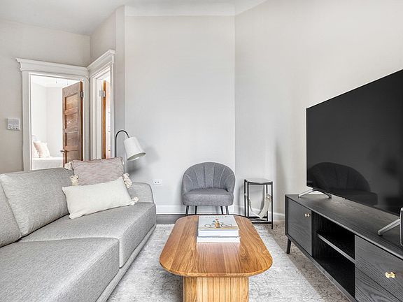 3rd image of 1000 W Dakin St #1006-3