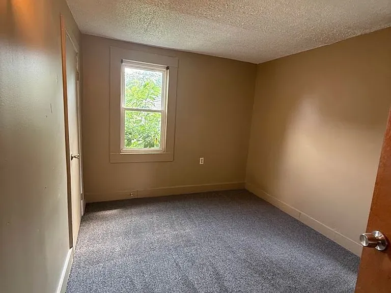 1617 Shirley Ave — Photo 5