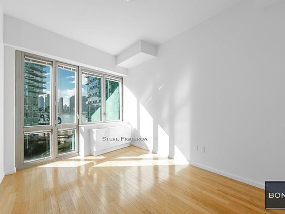 5th image of 4720 Center Blvd APT 1410