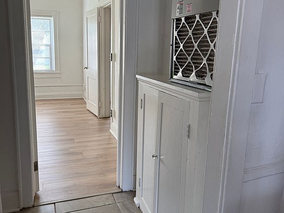 5th image of 919 N Grandview Ave APT 1