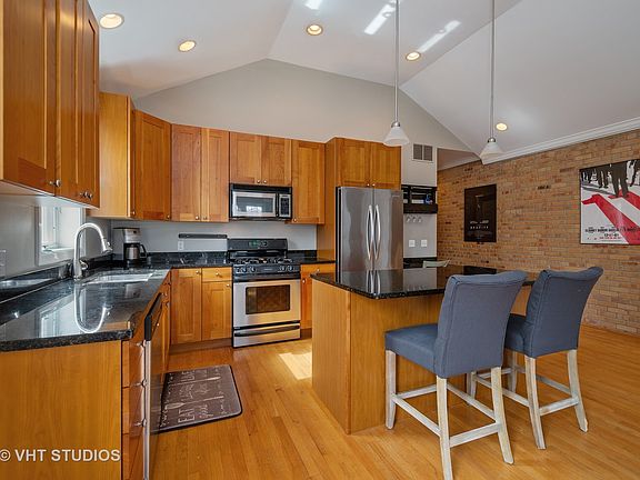 4th image of 4826 N Winthrop Ave APT 3S