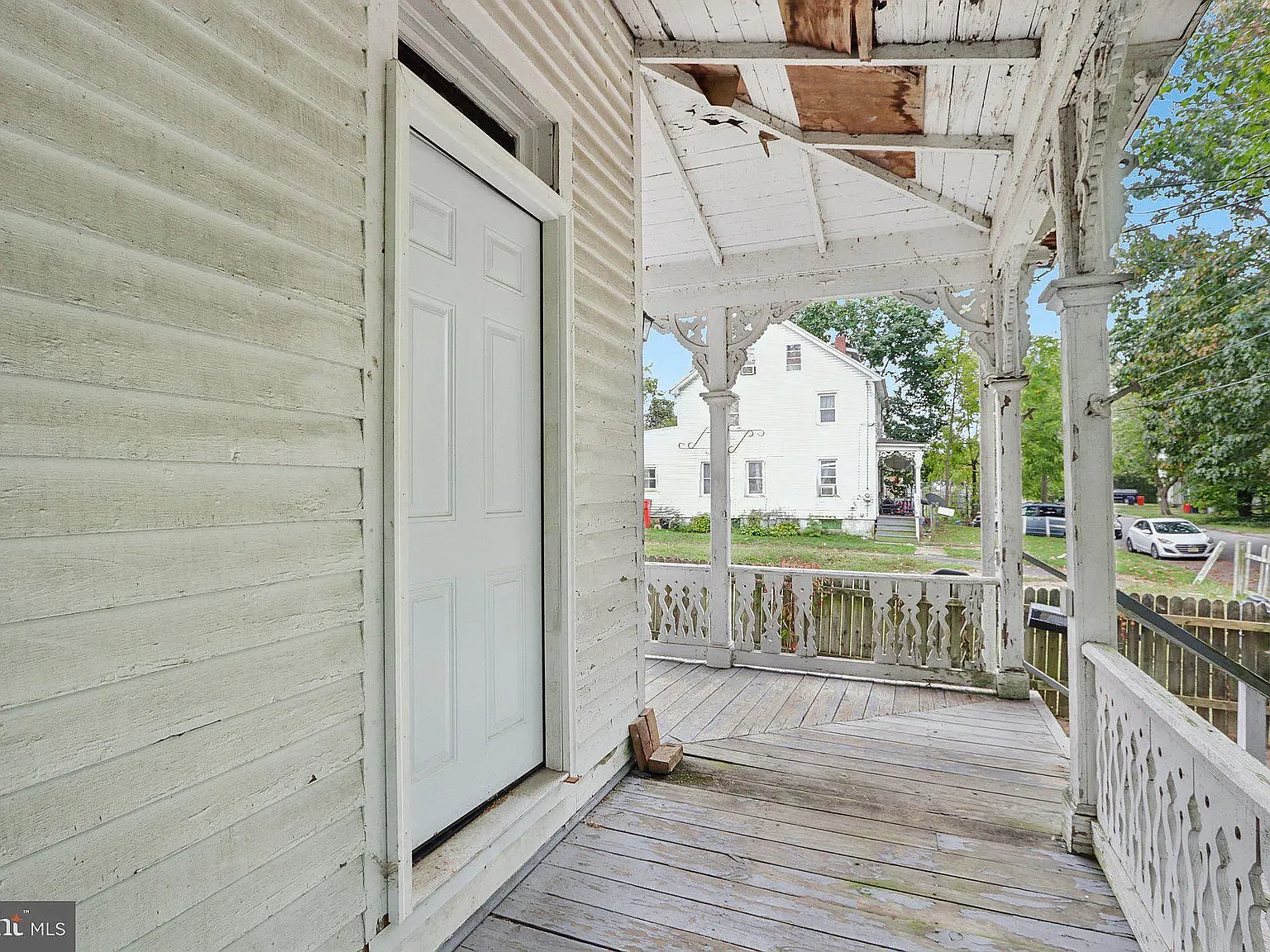 3 bed, 1.5 bath, 1285 sqft, $1,900 — Photo 3