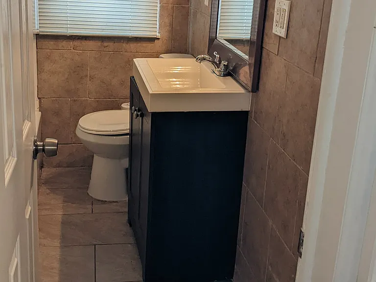 4 - Bathroom v1