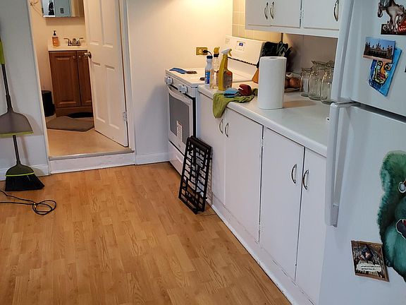 2nd image of 11 Baylis Ct #5689