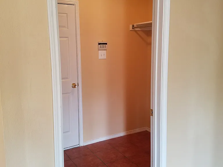 422 Cypress St — Photo 11