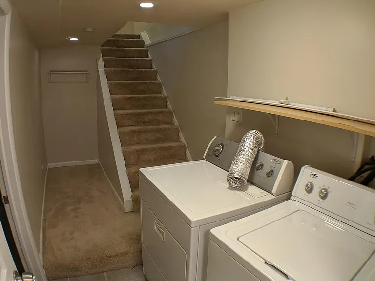 536 Gross St — Photo 16