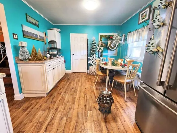 621 Cross Bay Boulevard 1 image 2 of 11