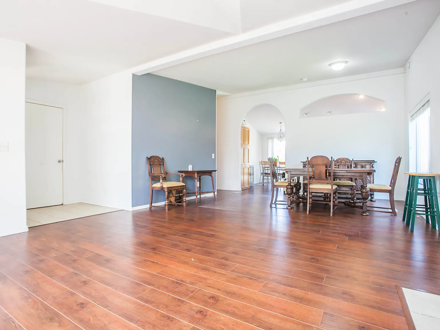 3 bed, 1730 sqft, $2,750 — Photo 2