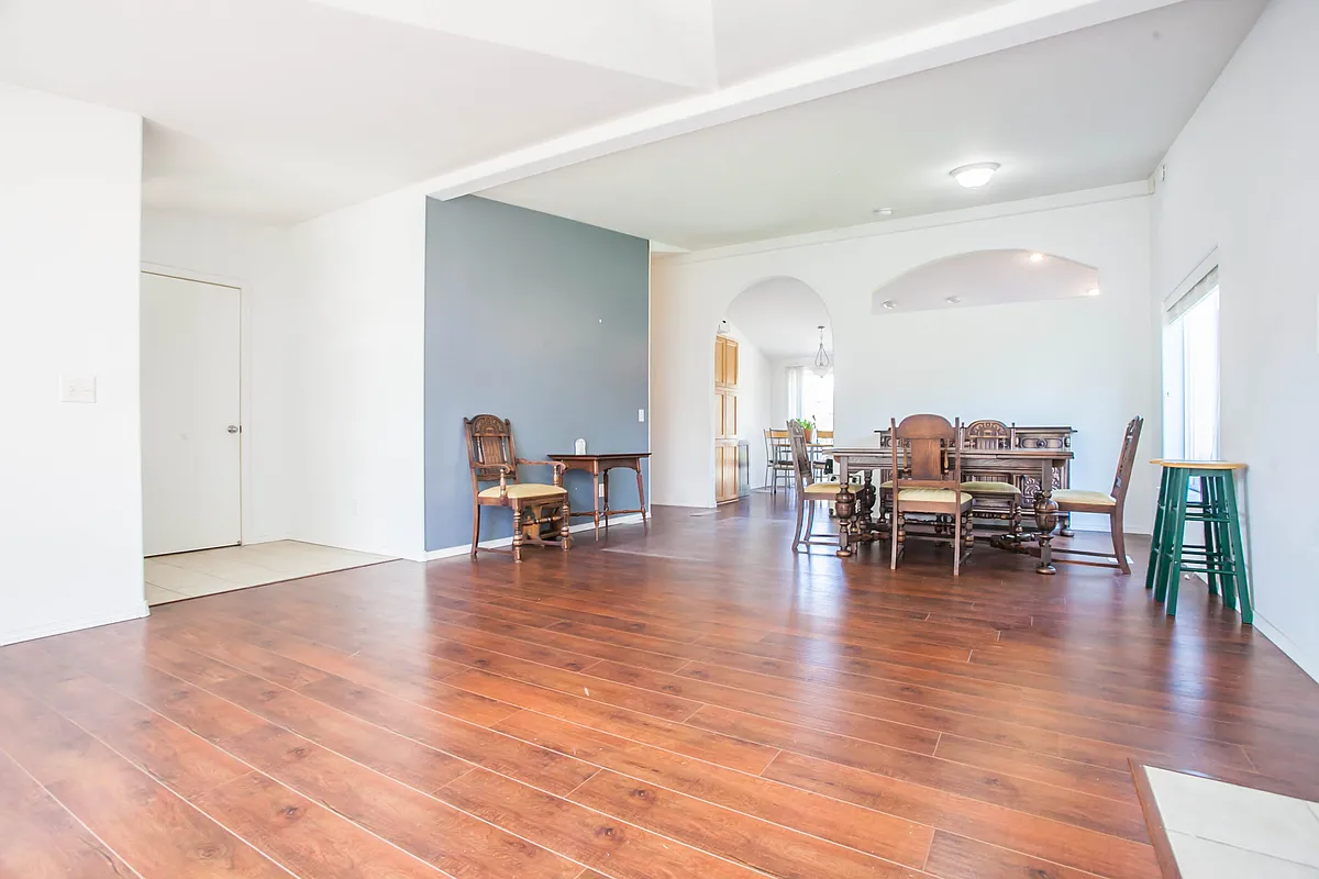 Entry - 3115 Farwig Rd
