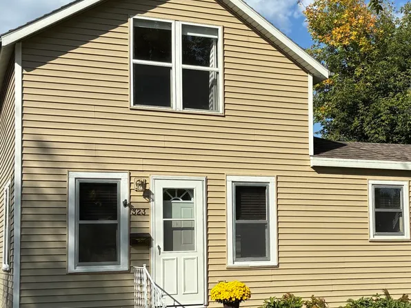 323 Kittson Ave, Grafton, ND 58237