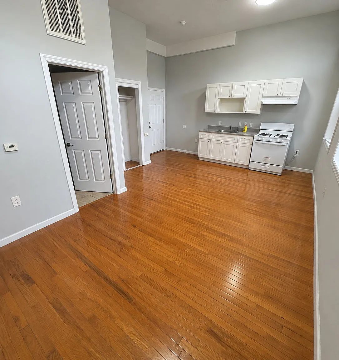 Studio, $1,454 — Photo 3