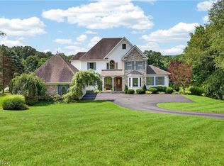 49695 Parkview Dr, East Liverpool, OH 43920