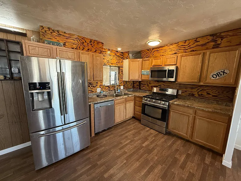 8221 S Taylor Ln — Photo 10