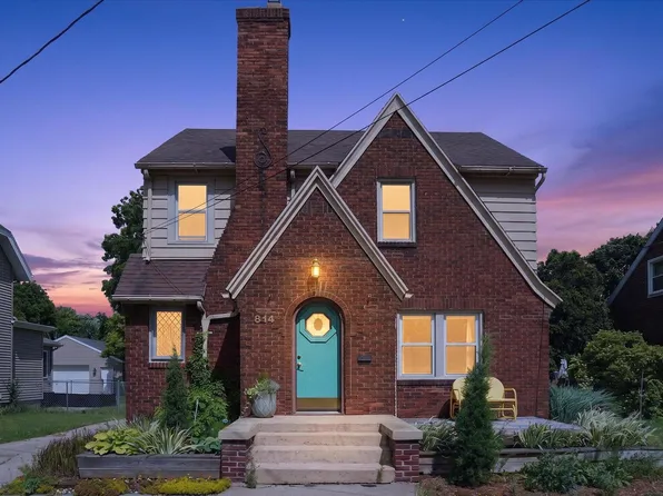 814 N Fairview Ave, Lansing, MI 48912