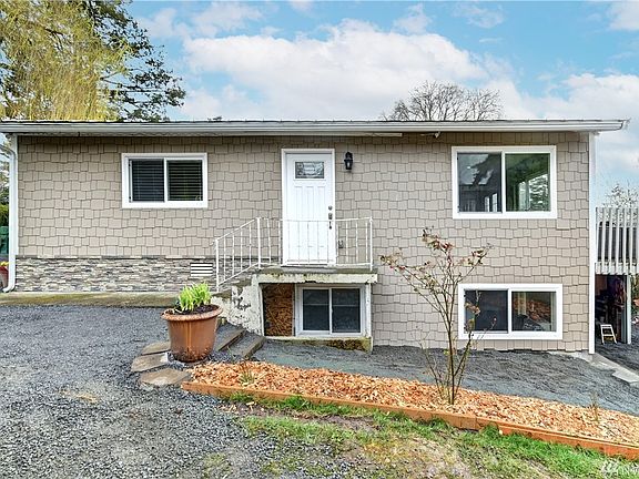 Adorable remodeled home. Exterior was updated with hardy plank siding in  and a new metal roof. Dual pane vinyl windows were placed in 2014.
