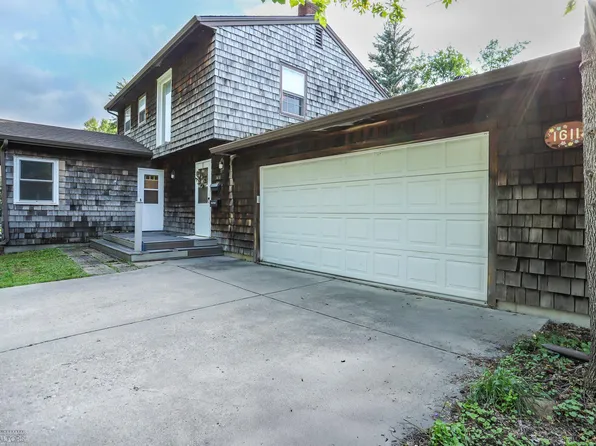 1611 13th St S, Moorhead, MN 56560