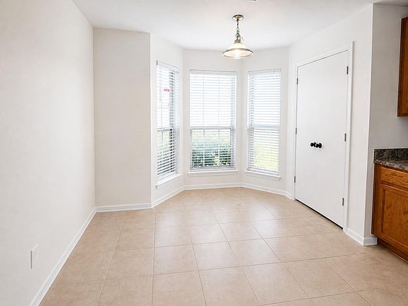 5th image of 16202 Broadglen Ct