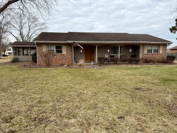 405 Greenacres Dr, Crawfordsville, IN 47933