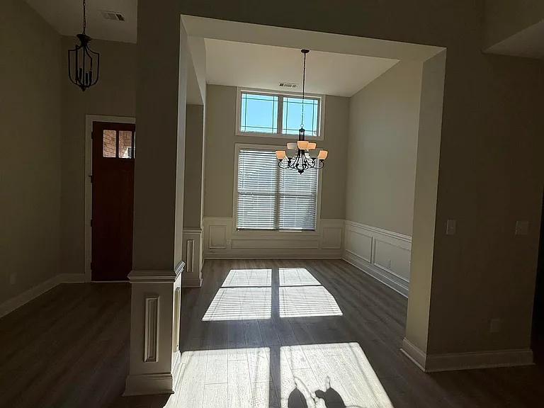 103 Hattie Ct — Photo 8
