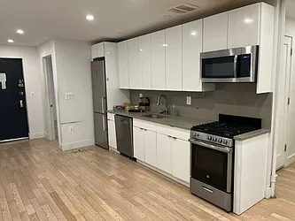 11 Crooke Avenue, #2A