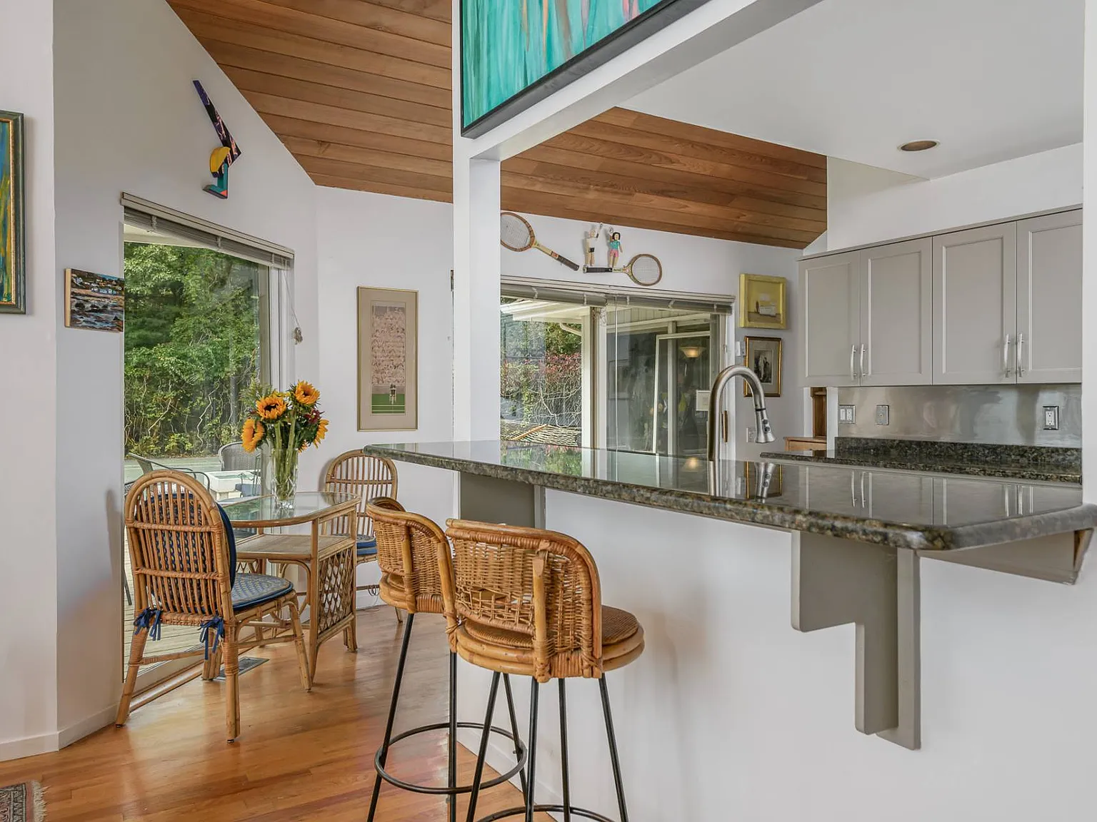 Quogue Village Retreat with Pool and Tennis — Photo 4