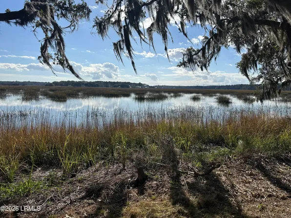 80 Stuart Pl, Hilton Head Island, SC 29928