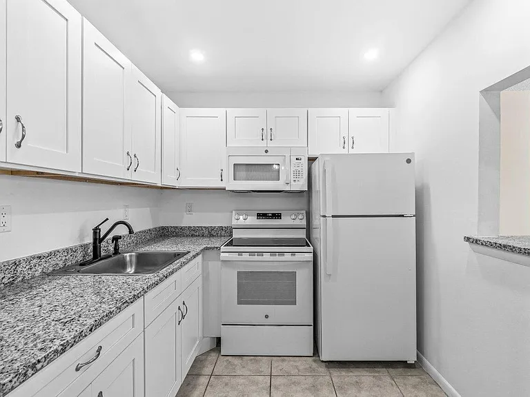 52 Kingswood E #C — Photo 5