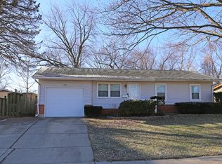 209 Greenbriar St, Elk Grove Village, IL 60007