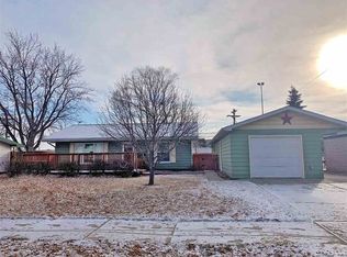 109 18th St SW, Minot, ND 58701