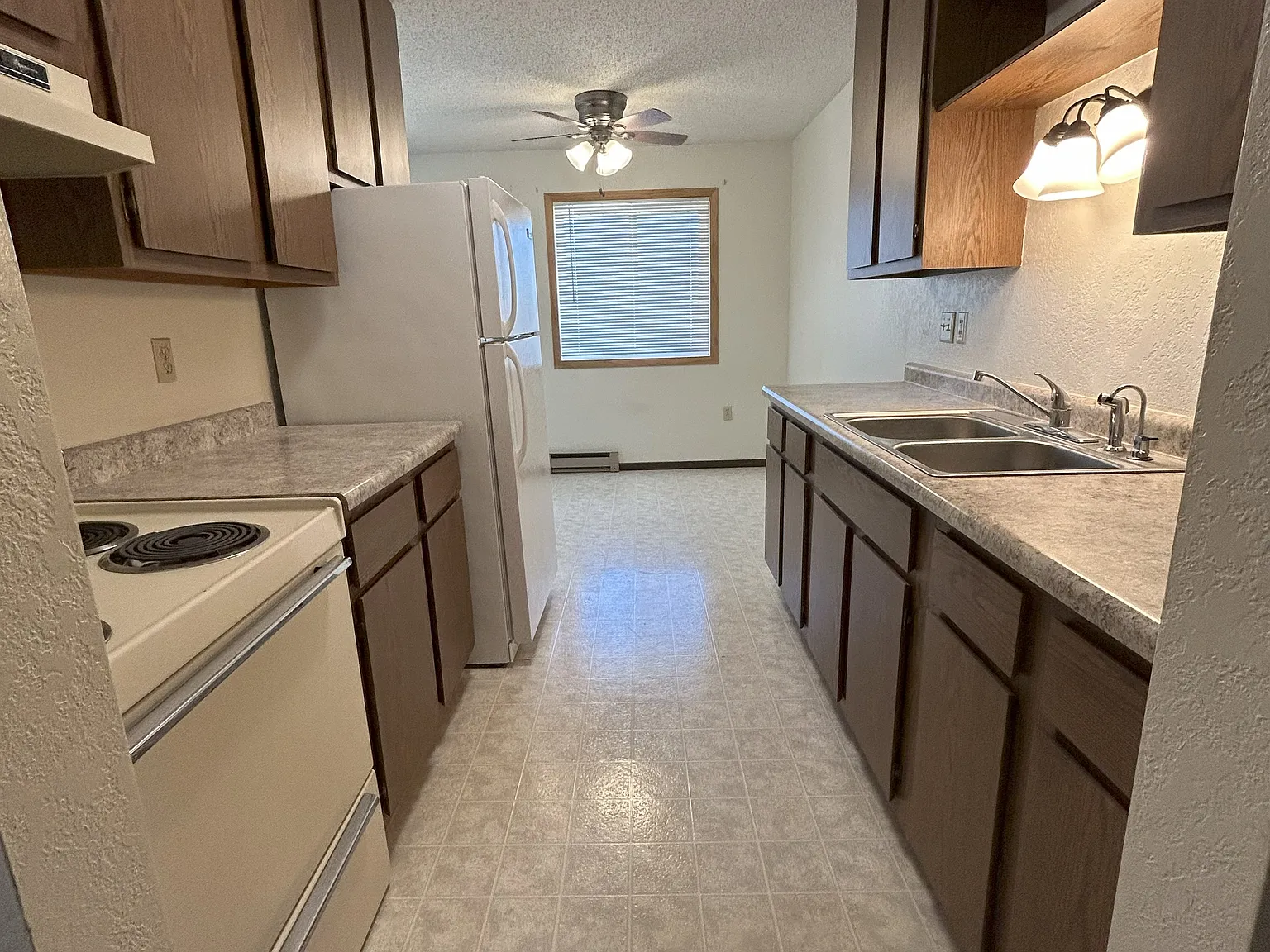 2 bed, 900 sqft, $1,031 — Photo 4