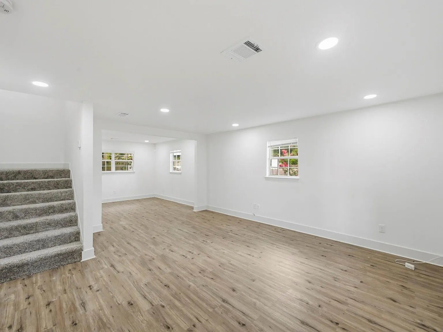 3 bed, 2.5 bath, 1844 sqft, $1,700 — Photo 4