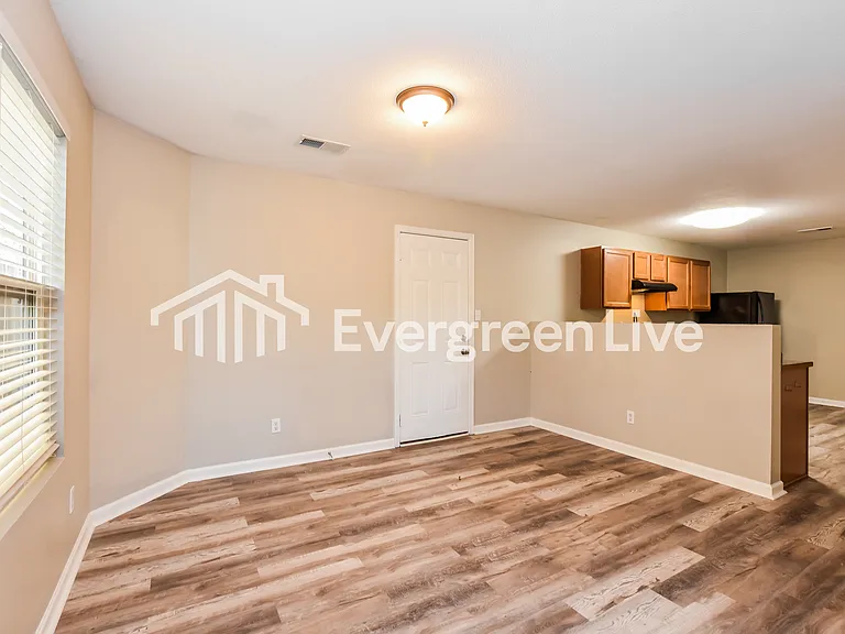 122 Cloverbrook Dr — Photo 5