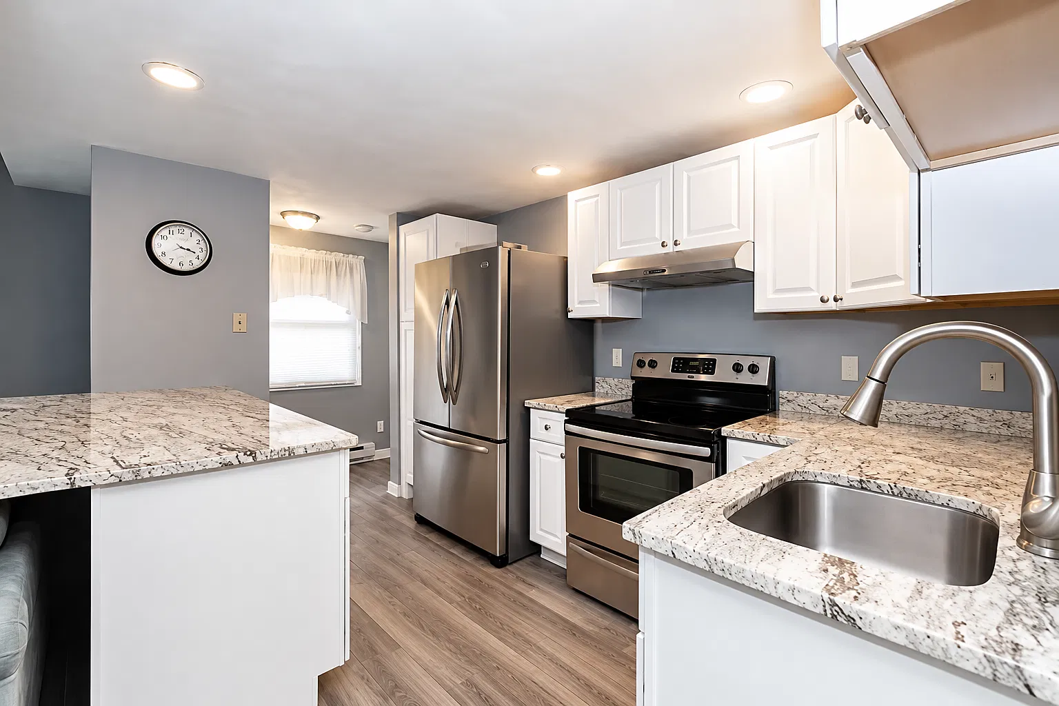 1 bed, 580 sqft, $2,200 — Photo 3
