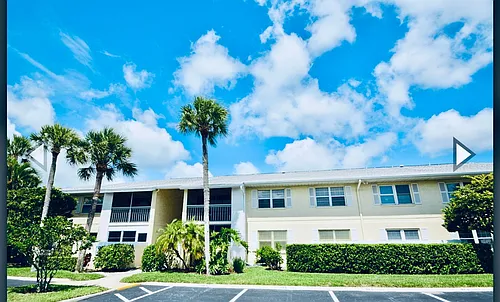 915 Sonesta Ave NE #203 Photo 1