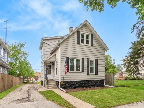 921 Clement St, Joliet, IL 60435