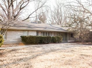 2201 Elmwood Rd, Peru, IL 61354