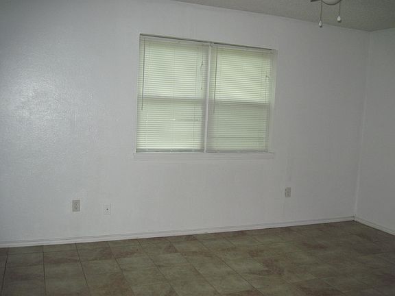5th image of 630 Jefferson St E #1