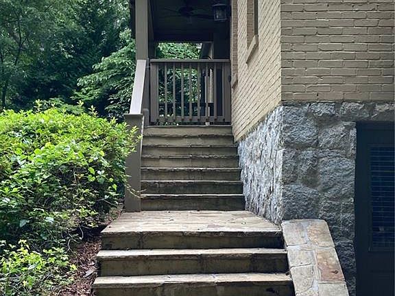 4th image of 49 Putnam Cir NE