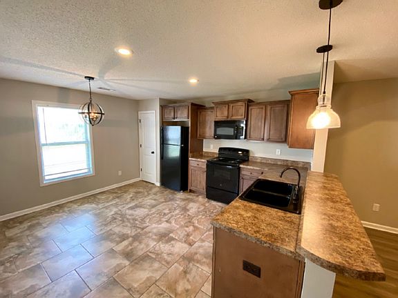 3rd image of 300 Prairie Field Dr