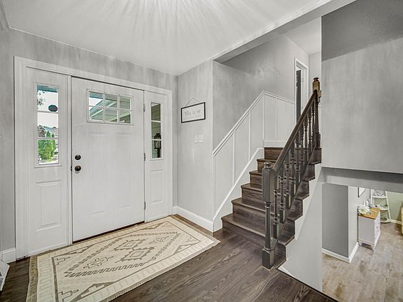 3rd image of 307 Lakeside Dr
