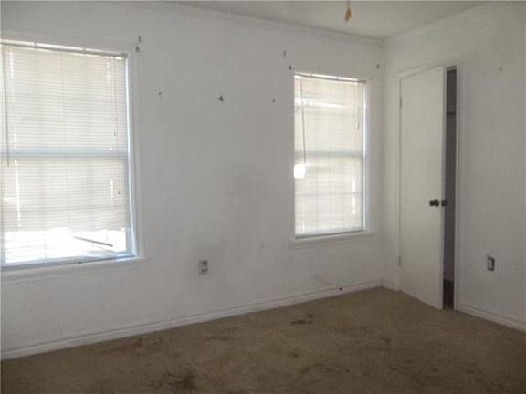 5th image of 112 Charlotte Ave