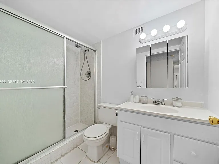 16919 N Bay Rd #821 — Photo 14