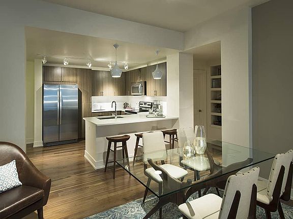 4th image of 200 Fillmore St #613