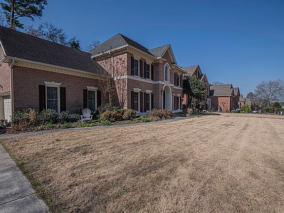 3rd image of 8041 Rosemere Way